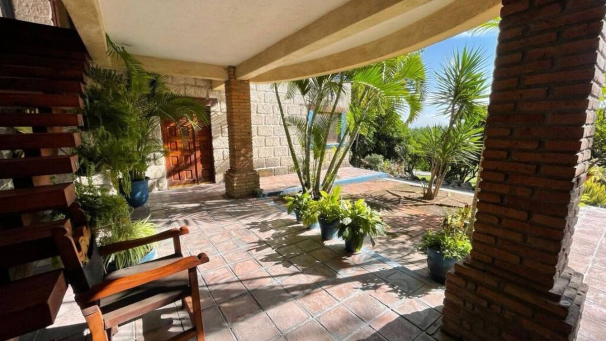 El Pueblito House | Beautiful Villa inside the Balvanera Golf Club!