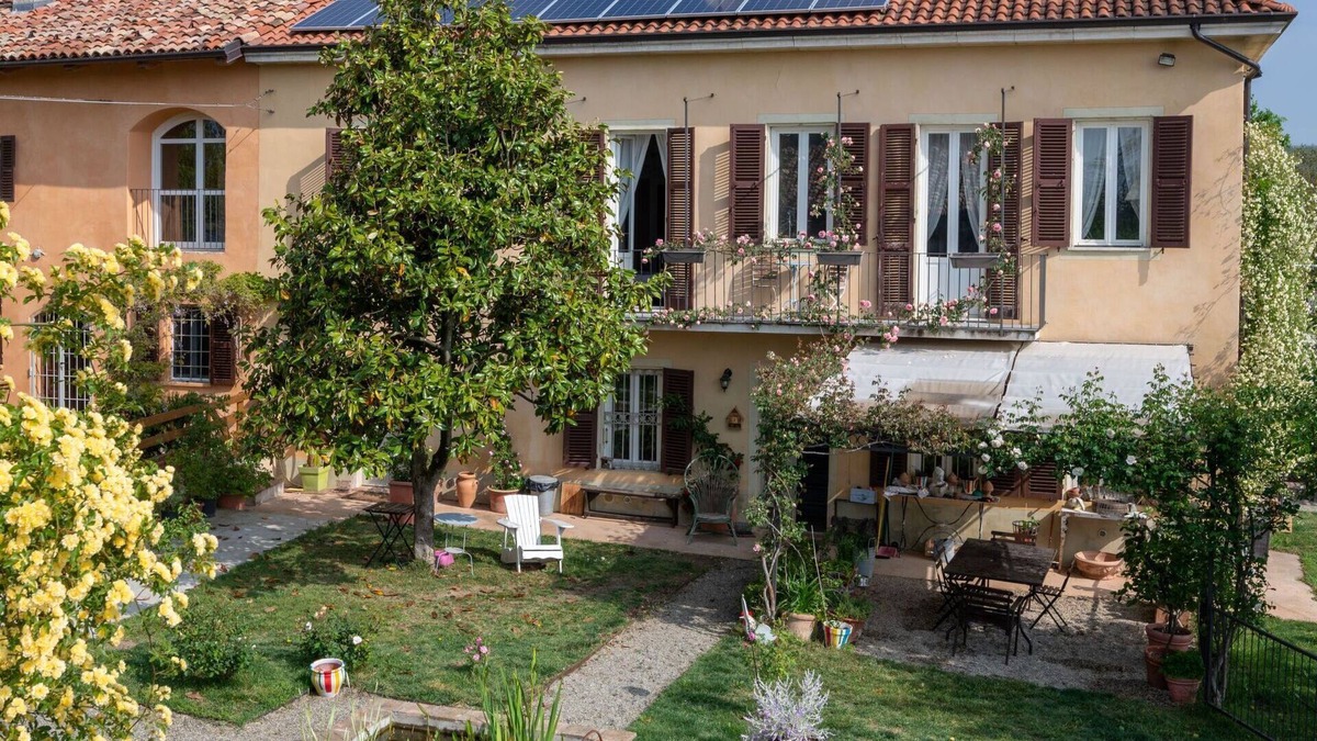 Alfiano Natta House | Beautiful villa for 6 people with WIFI, hot tub, patio, pets allowed and parking