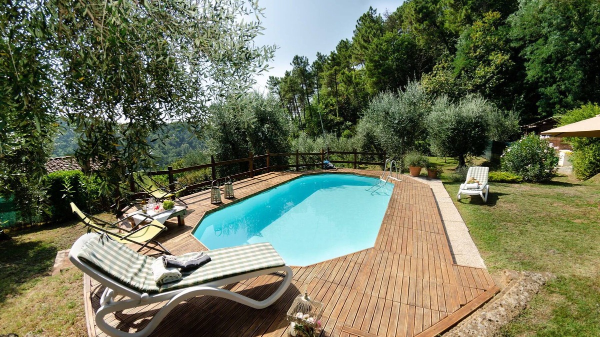 Massa e Cozzile Villa | Beautiful villa for 5 guests with private pool, WIFI, TV, veranda, pets allowed and parking