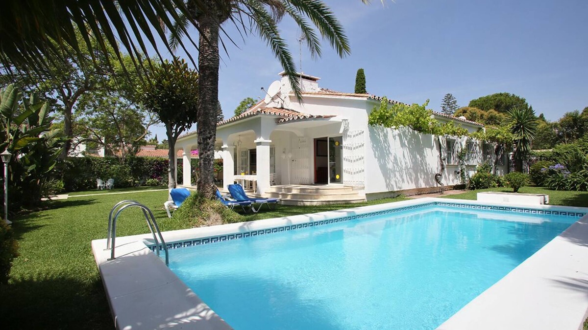 San Pedro de Alcantara Villa | Beautiful Villa La Caracola with Private heated Swimming Pool and Jacuzzi