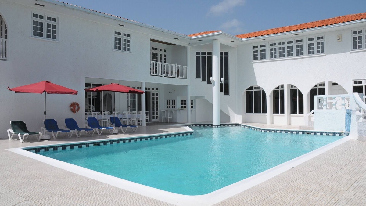 Mammee Bay Estates Villa | Beautiful Villa, large pool, Jacuzzi, Private Beach, Air condition, Poolside Bar