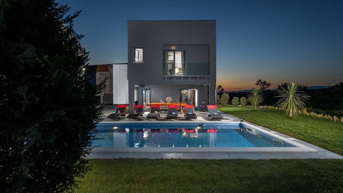 Zemunik Donji Villa | Beautiful Villa Lux, in Dalmatia, with a Pool
