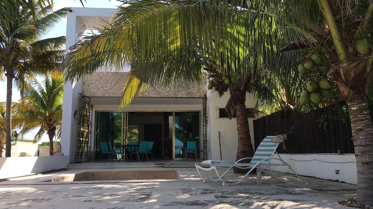 Telchac Puerto House | Beautiful Villa on the beach with swimming pool. 3 Bedrooms and 3 Bathrooms.
