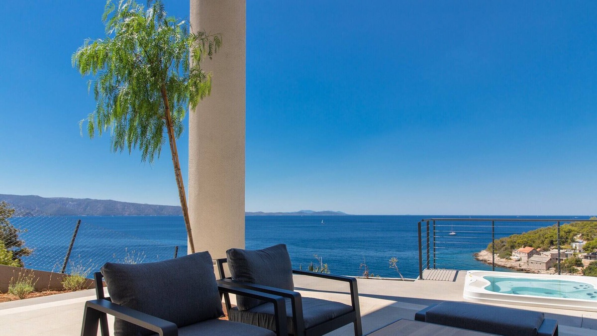 Nerezise Villa | Beautiful Villa Ovation