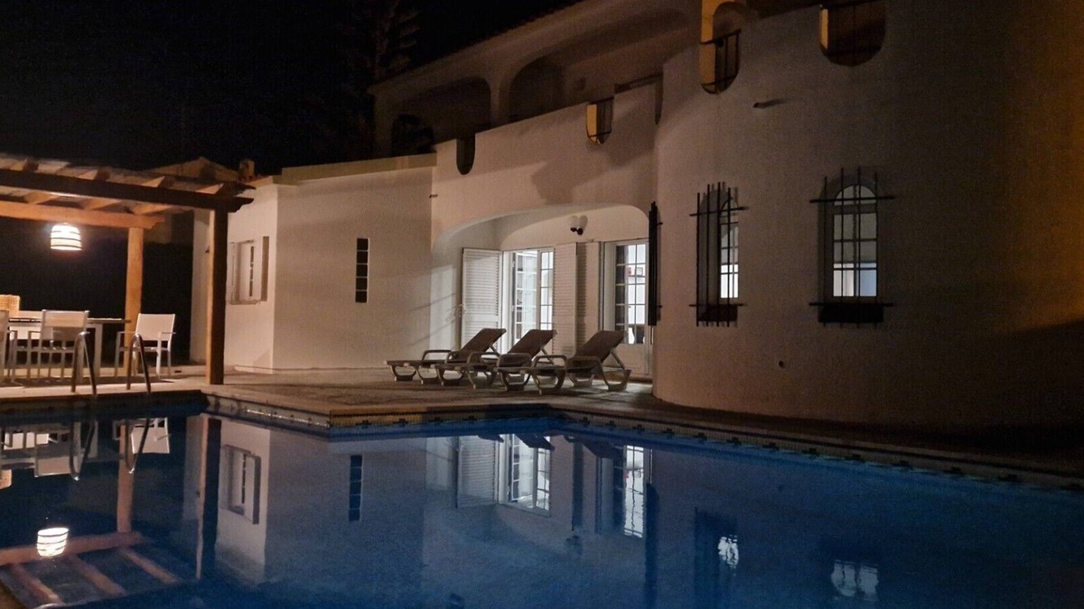 Vale de Carro Villa | Beautiful villa, with garden and private pool, Clim, free Wifi, near pla