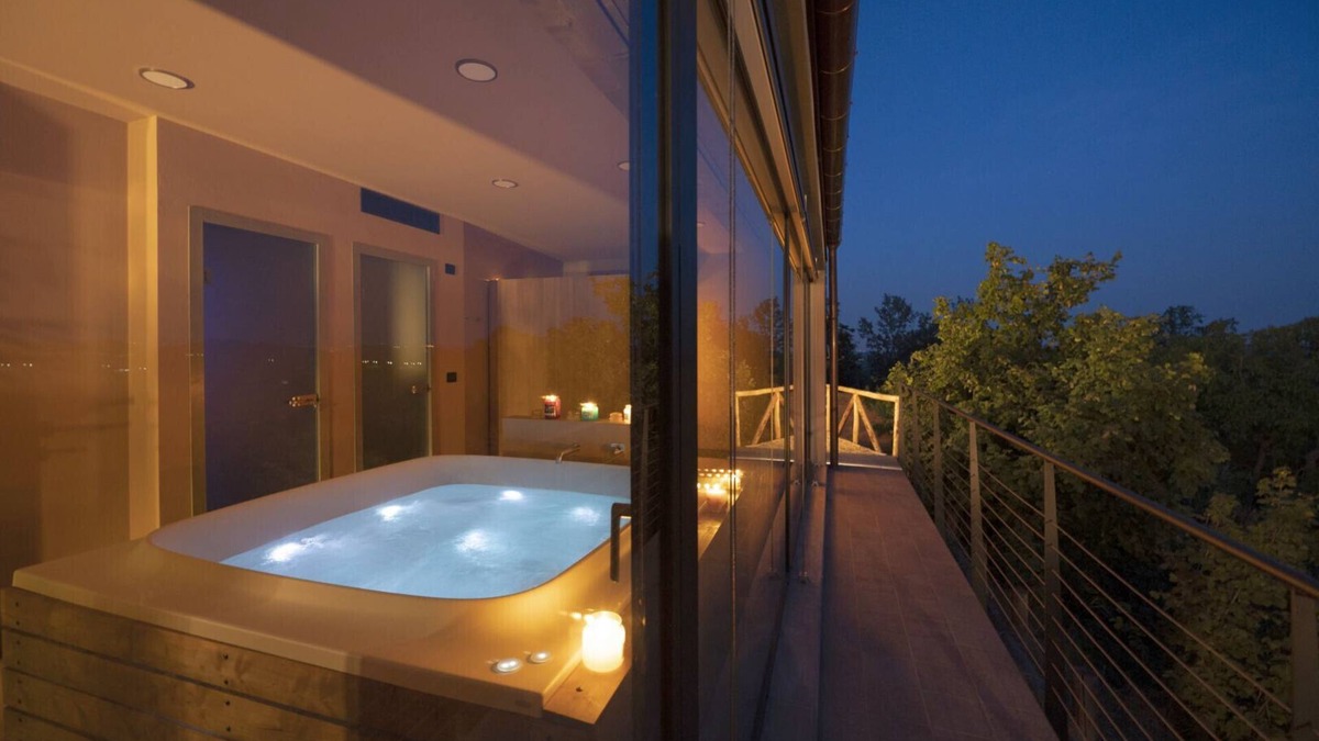 Montaldo Roero Villa | Beautiful Villa Relais Casa Clara in Piemonte