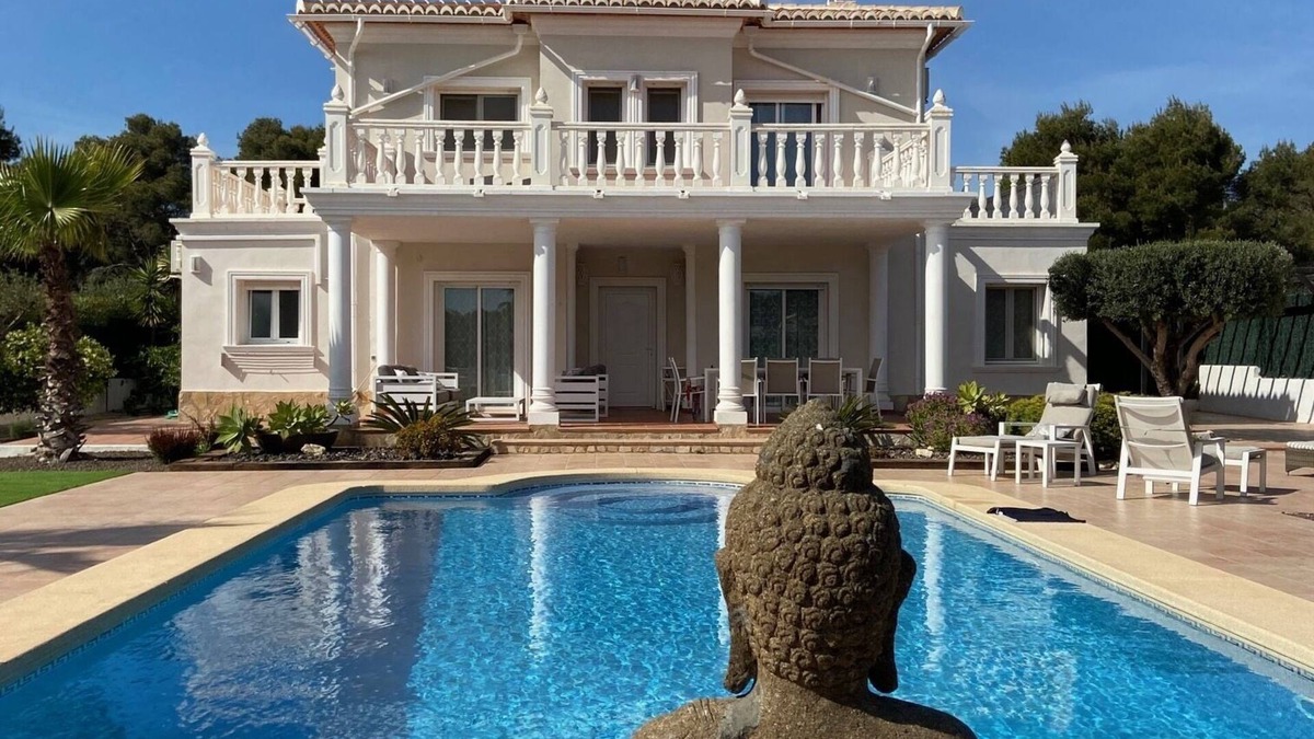 Balcon del Mar Villa | Beautiful Villa Sunflower with private pool and garden, nearby the beaches.