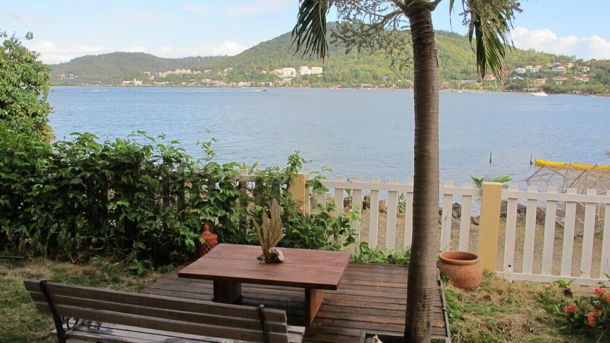 Tartane Villa | Beautiful villa T6 by the sea with a magnificent view of the bay