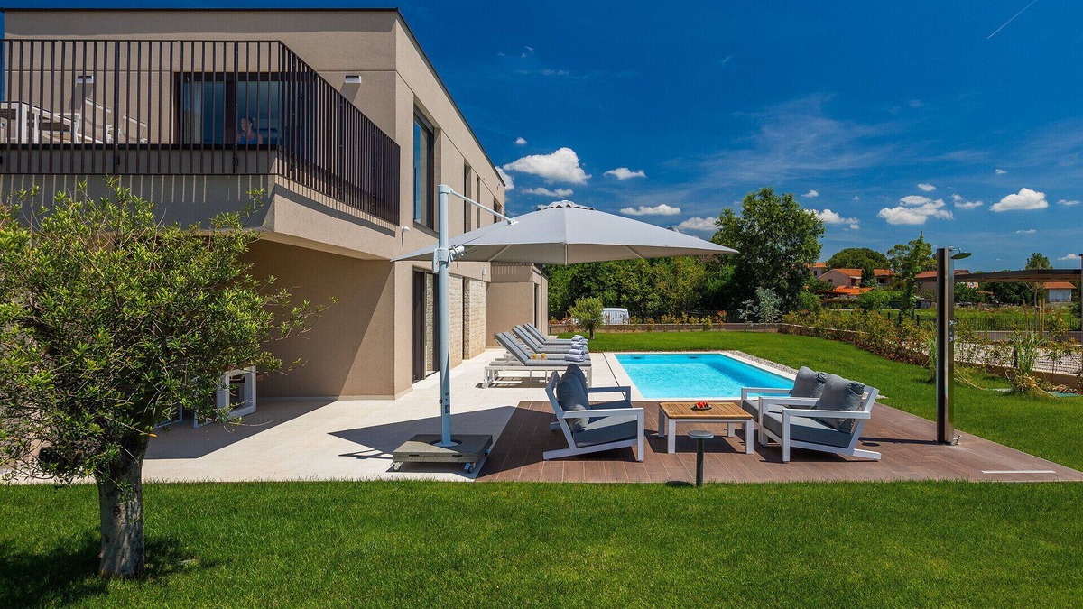 Labinci Villa | Beautiful Villa Vegt with pool in Labinci