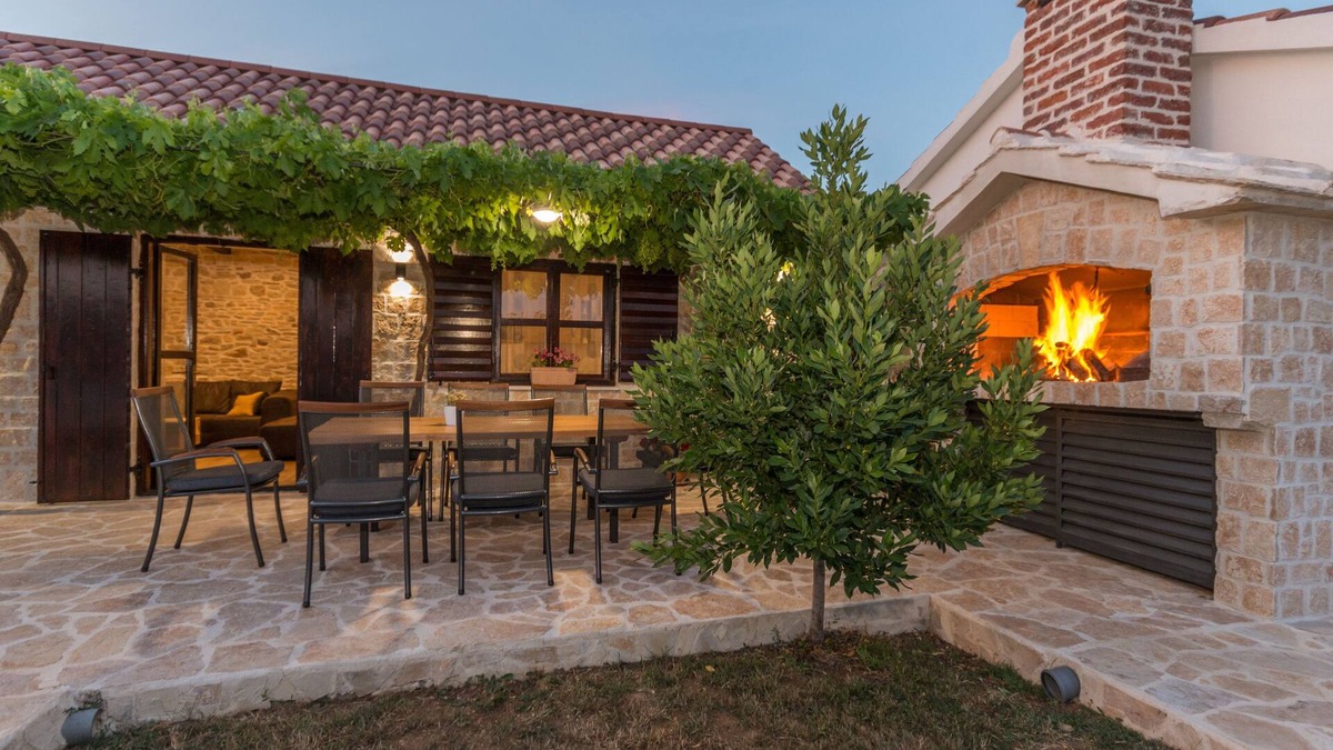 Oklaj Villa | Beautiful Villa Vitis is located in nature with a large garden, swimming pool