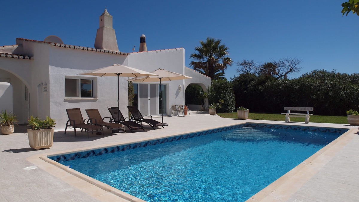 Mato Serrao Villa | Beautiful villa w. heated pool, peaceful, family-friendly, high speed internet