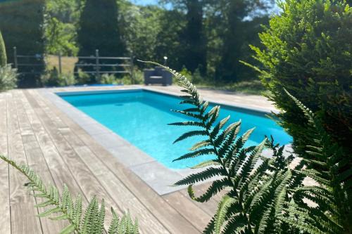 Attignat-Oncin Villa | Beautiful Villa with Pool and Lake View