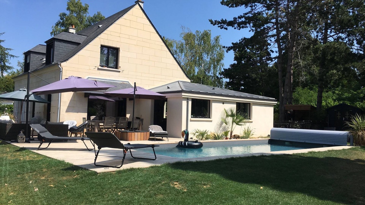 Noisy-le-Roi House | Beautiful Villa with swimming pool close to Paris and Versailles