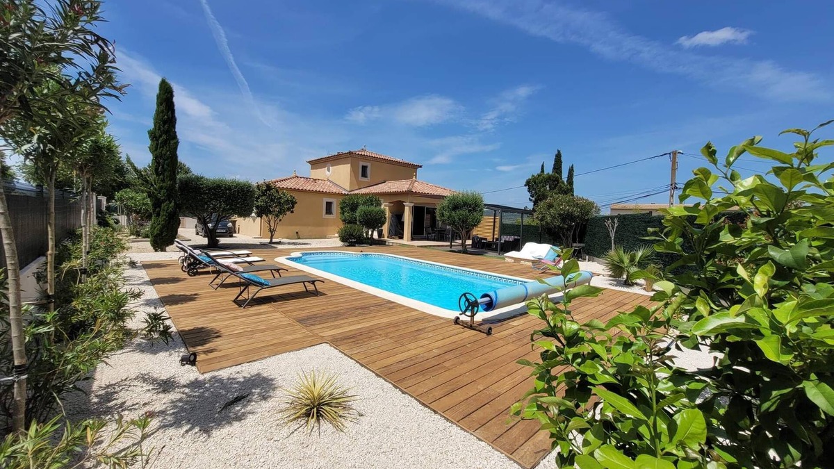 Langlade Villa | Beautiful villa with heated pool between Nîmes and Le Grau du Roi
