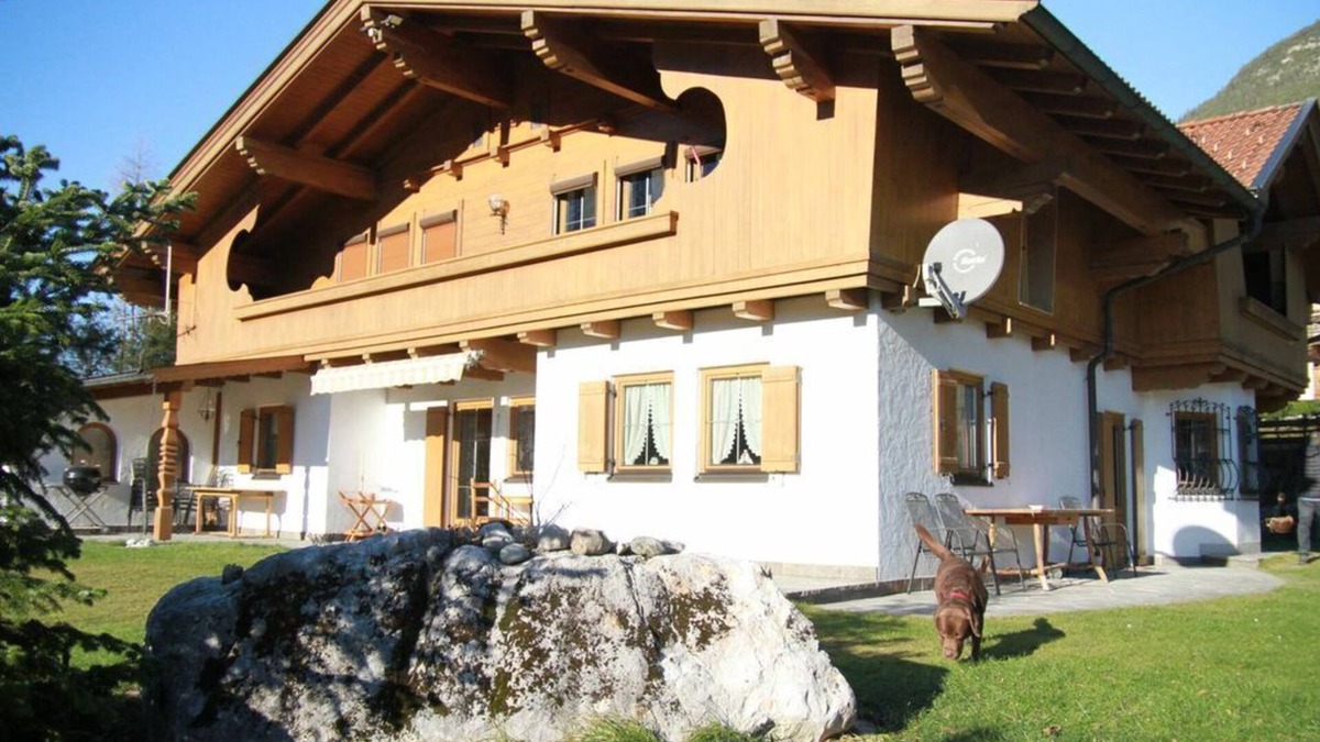 Buchau House | Beautiful villa with lake view, only a few minutes away from Lake Achensee.