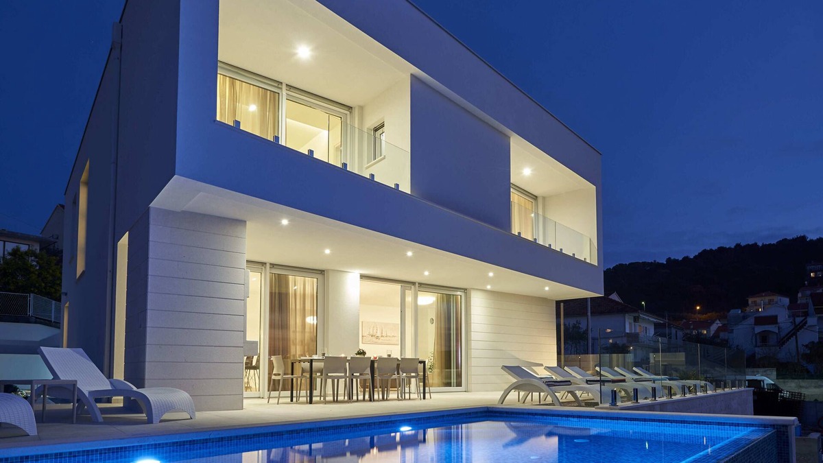 Trogir Villa | Beautiful villa with sea view 2 minutes from the centre of Trogir- Villa Trogir
