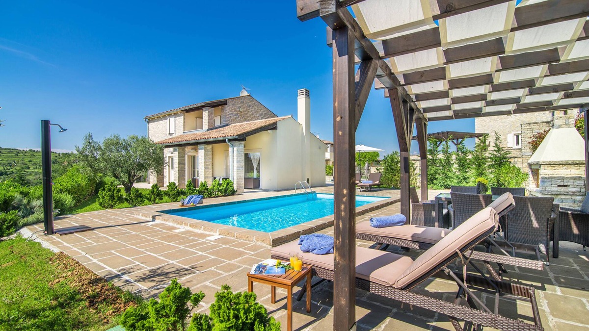 Momjan House | Beautiful villa with swimming pool, sea view, barbecue, wifi, free wifi