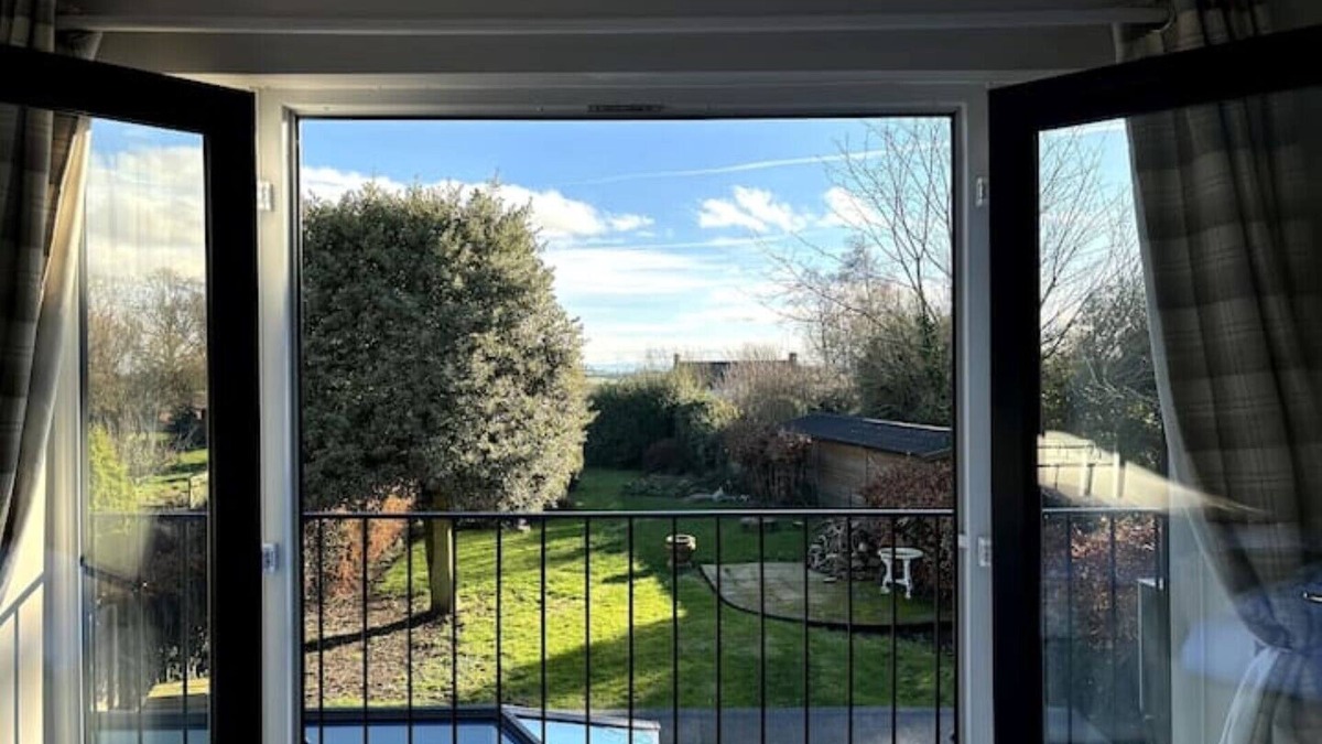 Pottersbury House | Beautiful Village Property