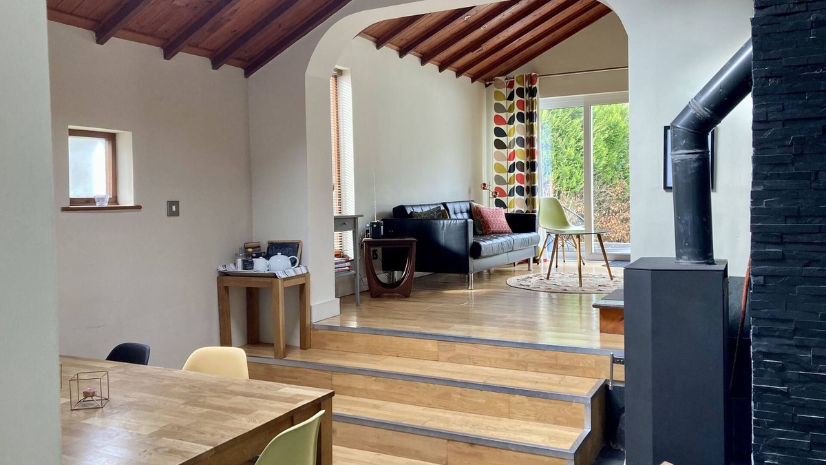 Beddgelert House | Beautiful village location with private parking + EV charger