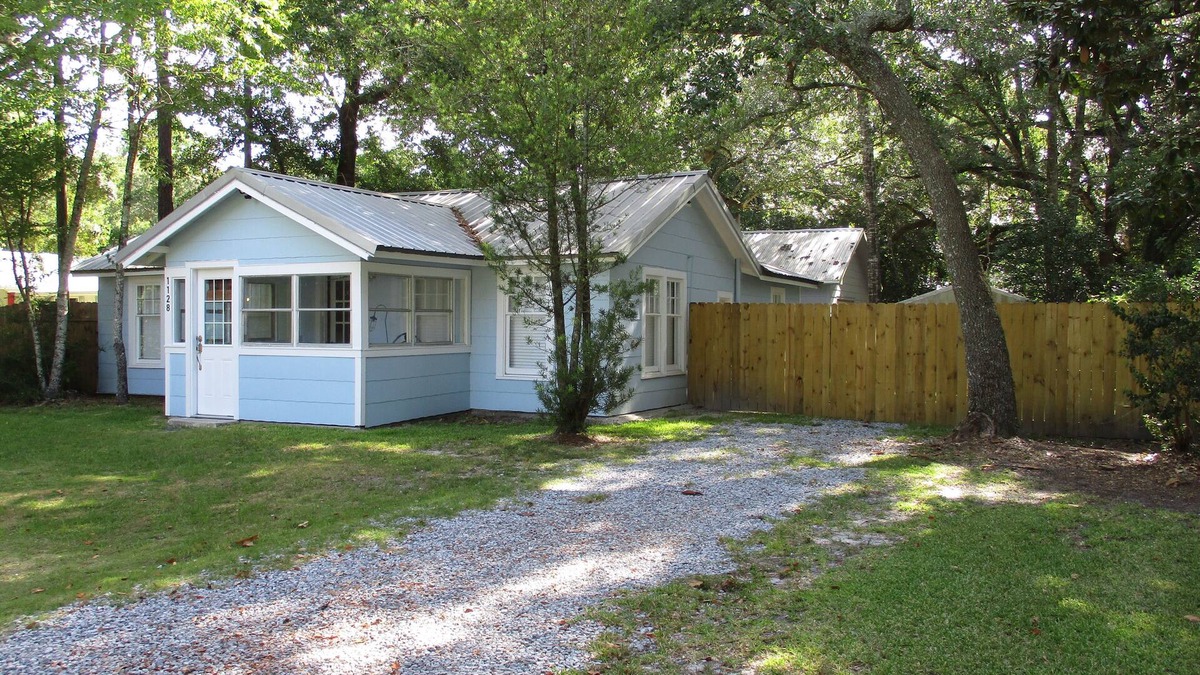 Ocean Springs Cottage | Beautiful vintage cottage remodeled in Old Ocean Springs