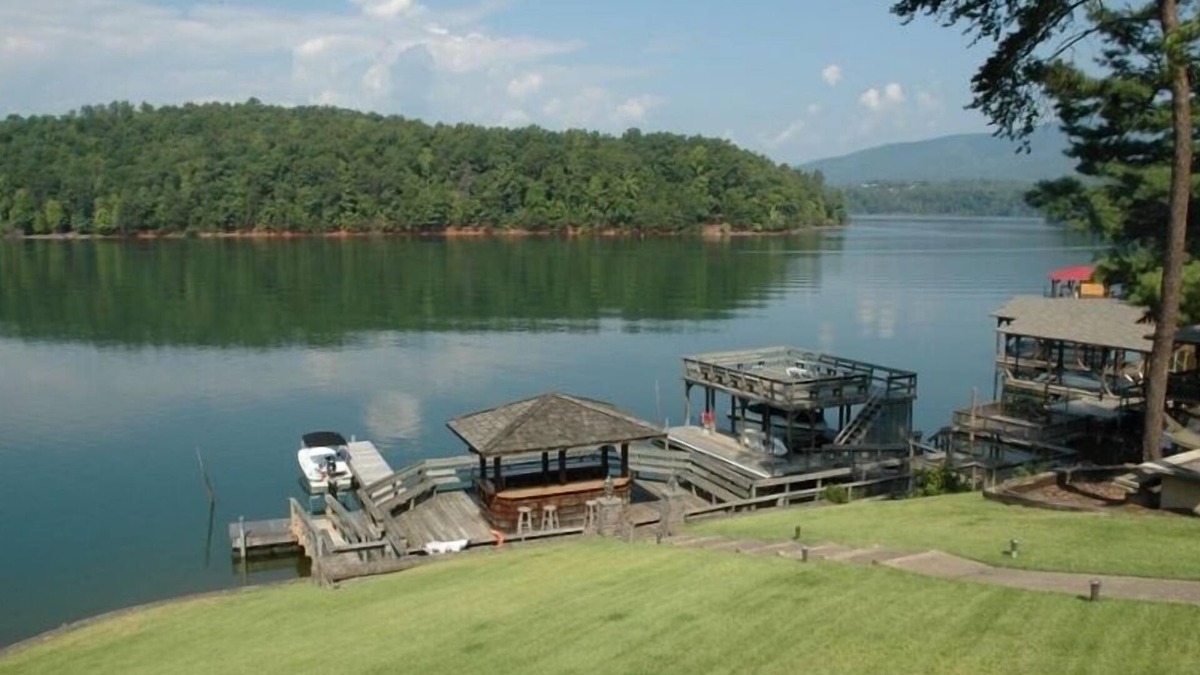 Forest Lake Heights House | Beautiful Water Front House at Lake James North Carolina