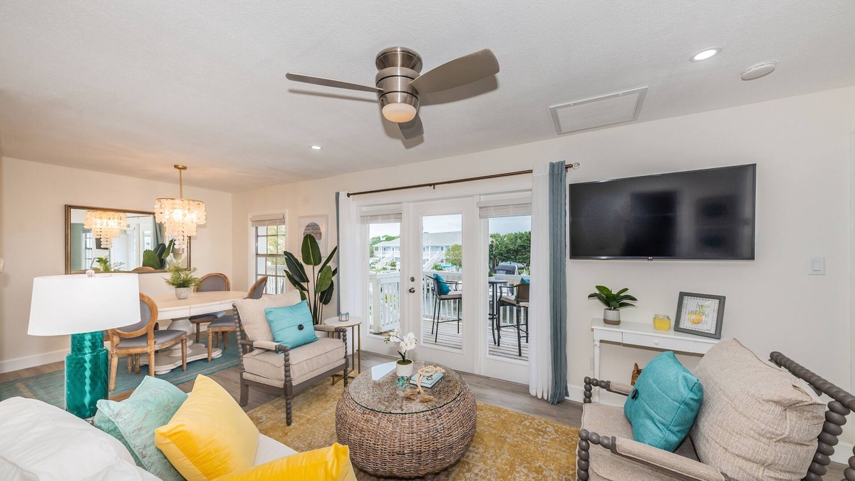 Coquina Key Condo | Beautiful Waterfront Resort Style Living - 1 bed