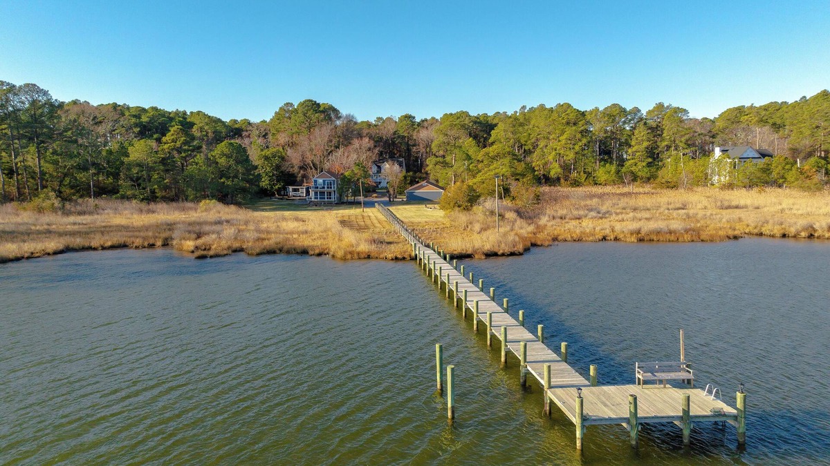 Piney Point Cottage | Beautiful Waterfront 2-bedroom cottage in tranquil Piney Point with WiFi, AC