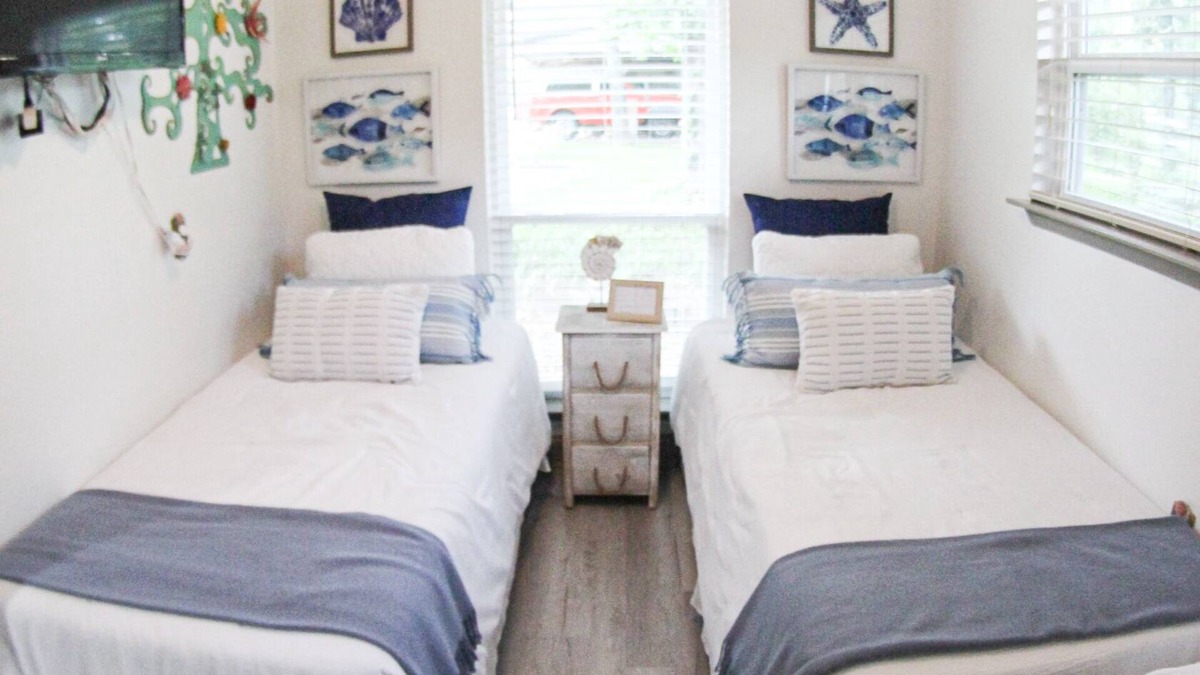 Wills Point House | Beautiful waterfront lake house!
