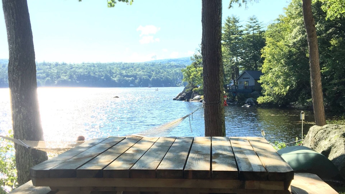 Bradford Cottage | Beautiful Waterfront Cottage on Lake Massasecum