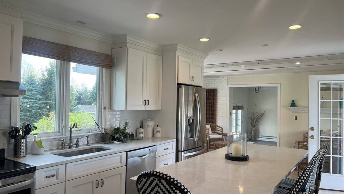 Fairfield House | Beautiful Waterfront home in the amazing Black Rock Area!