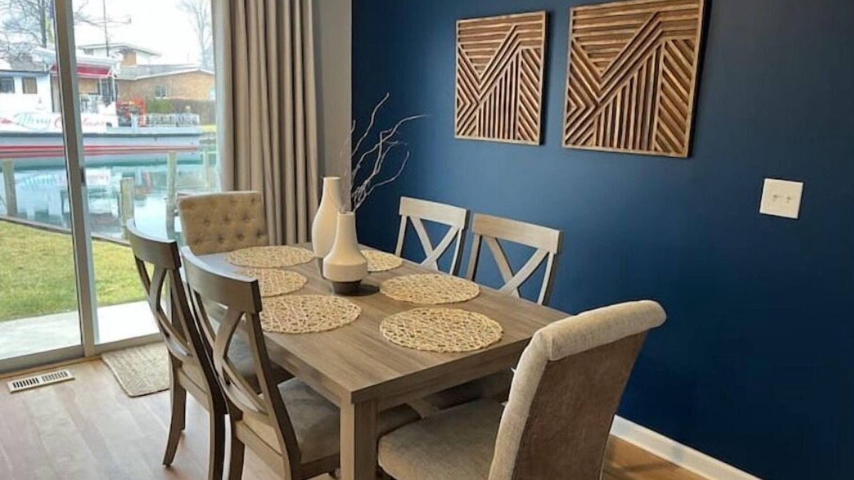 Algonac House | Beautiful waterfront vacation home -open & modern