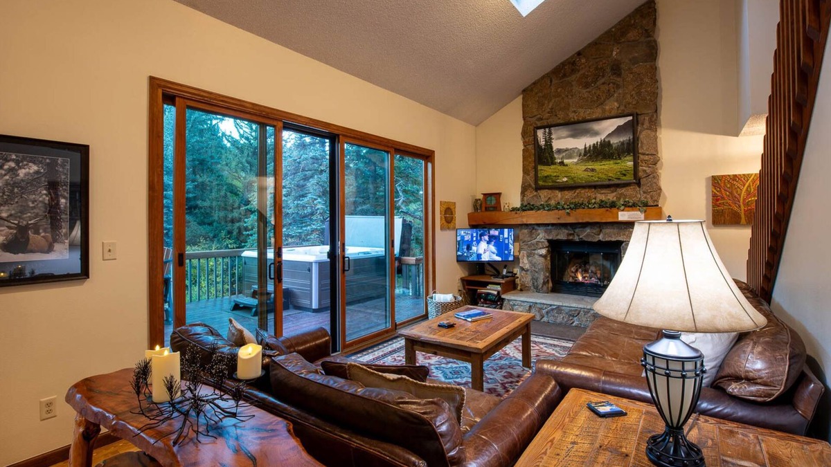 Aspen Brook House | Beautiful, Well-Equipped Home on River, Hot Tub, Close to Rocky Mtn. N P & YMCA