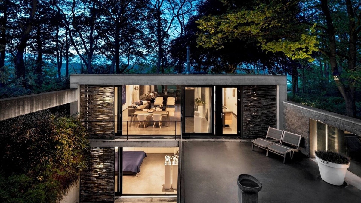 Den Hout House | Beautiful wellness villa in nature on the Bergvliet estate with unique architecture, with a golf course in front of the door