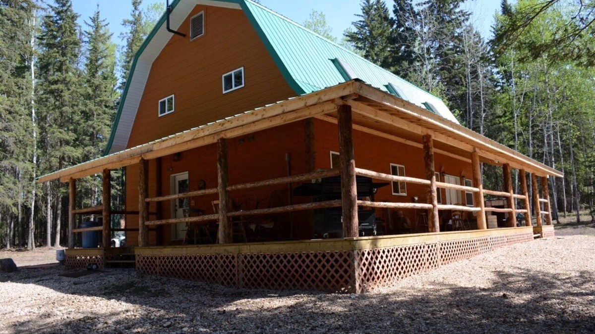 Central Alberta Cabin | Beautiful Wilderness Retreat Cabin 1.5 hours north of Edmonton!