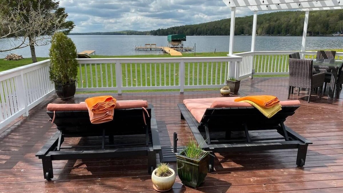 Crandon Cottage | Beautiful Wisconsin Beach Retreat Lake Lucerne