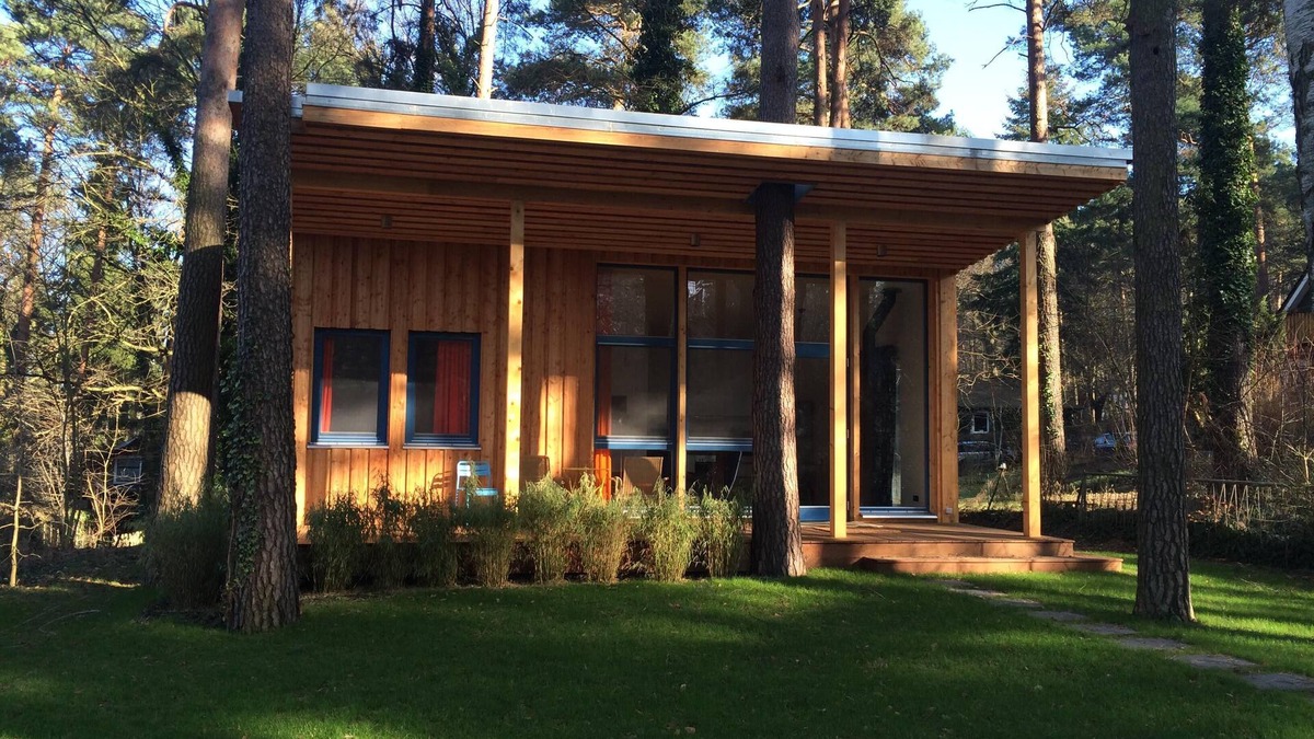 Schwielowsee House | beautiful wooden house with exclusive furnishings and panoramic windows on Schwielowsee