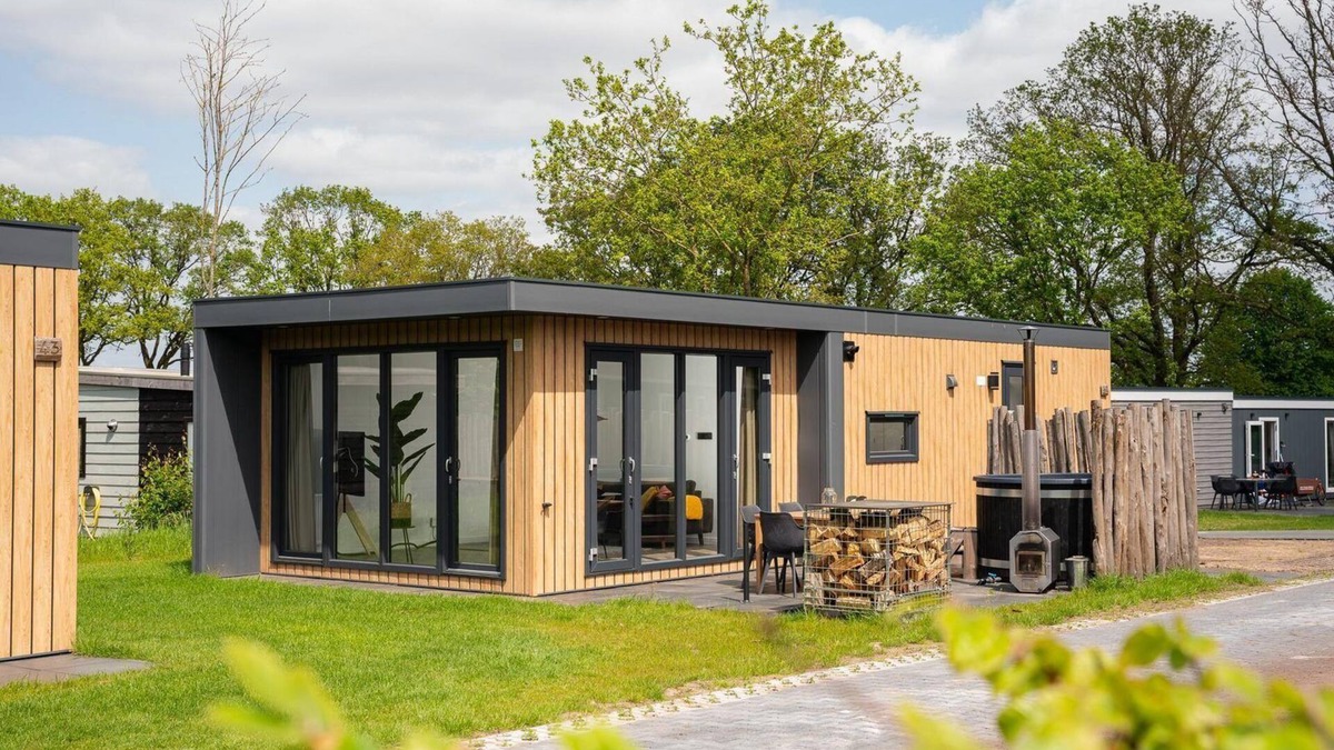 Municipality of Rijssen-Holten House | Beautiful wooden cottage with hot tub