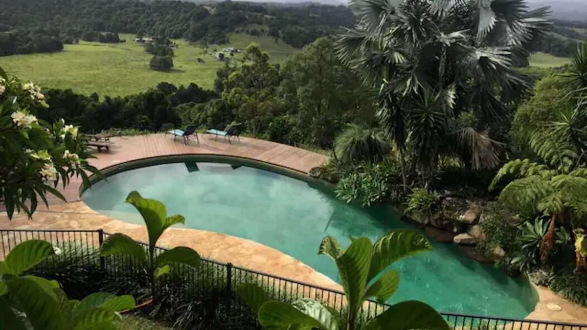 Clunes House | Beautiful yurt with spa and pool in the stunning Byron hinterland.