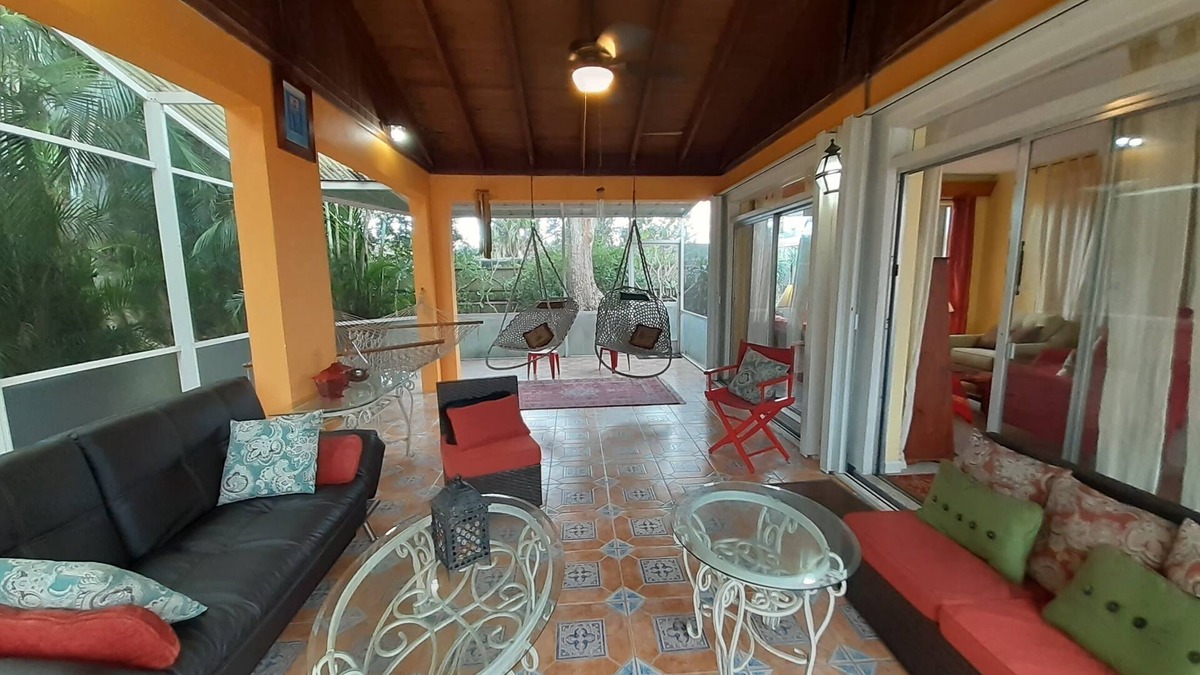 Lake Worth Corridor House | Beautifull and quiet lakefront home, Lake Osborne, pet friendly