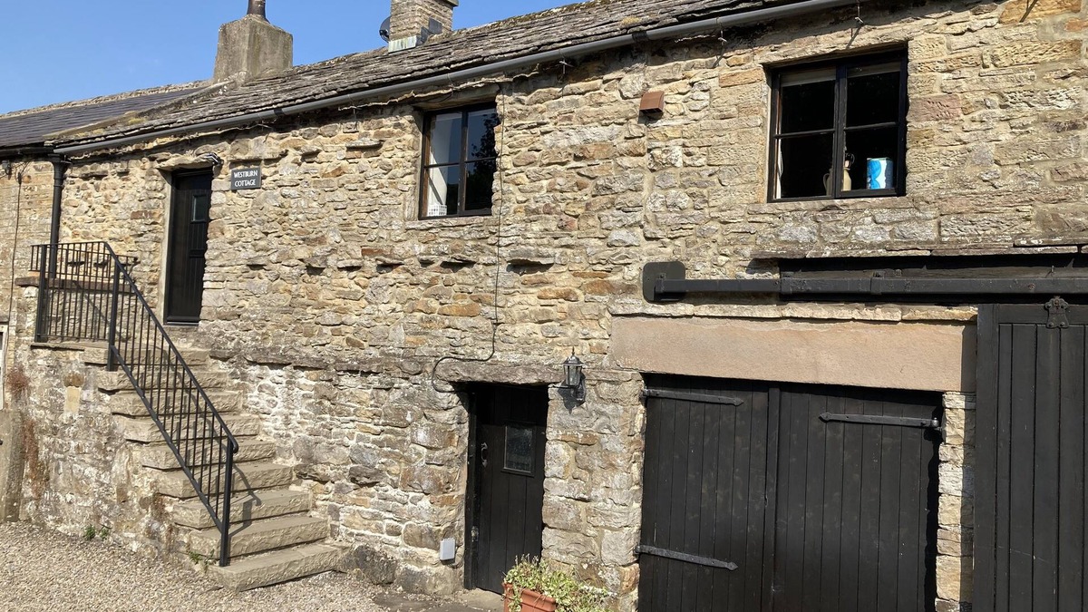 Newbiggin-in-Bishopdale House | Beautifully Converted Barn With Stunning Views near Aysgarth