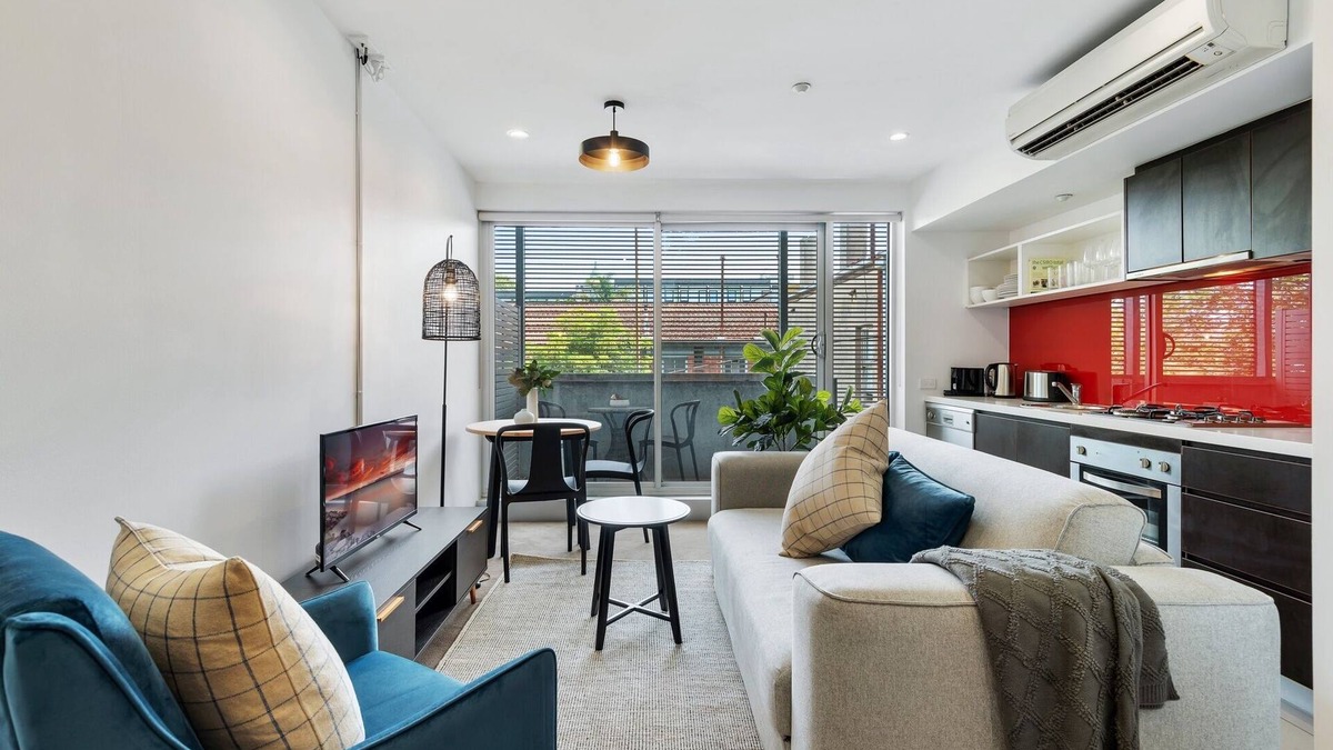 St Kilda Apartment | Beautifully Cosy St Kilda Apartment