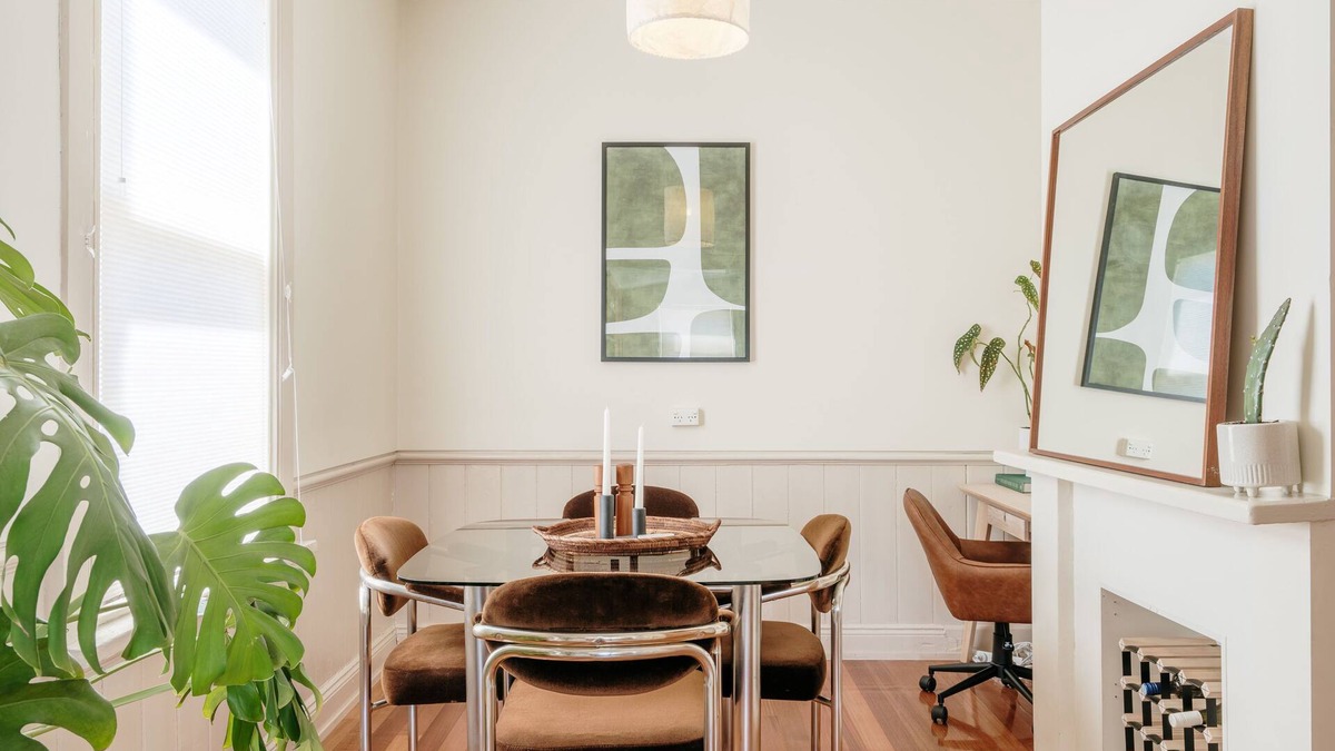 South Launceston House | Beautifully Designed Getaway | Stylish & Bright