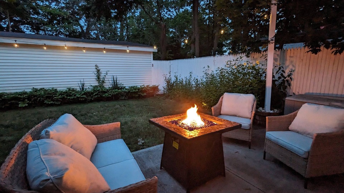 Islip Terrace Apartment | Beautifully decorated1BR Apartment - Full Kitchen, Private Backyard & Fire Pit!