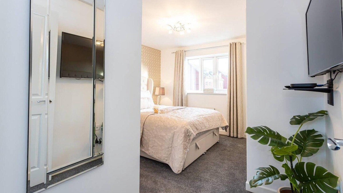 Levenshulme House | Beautifully Designed 3 Bed House - in Manchester