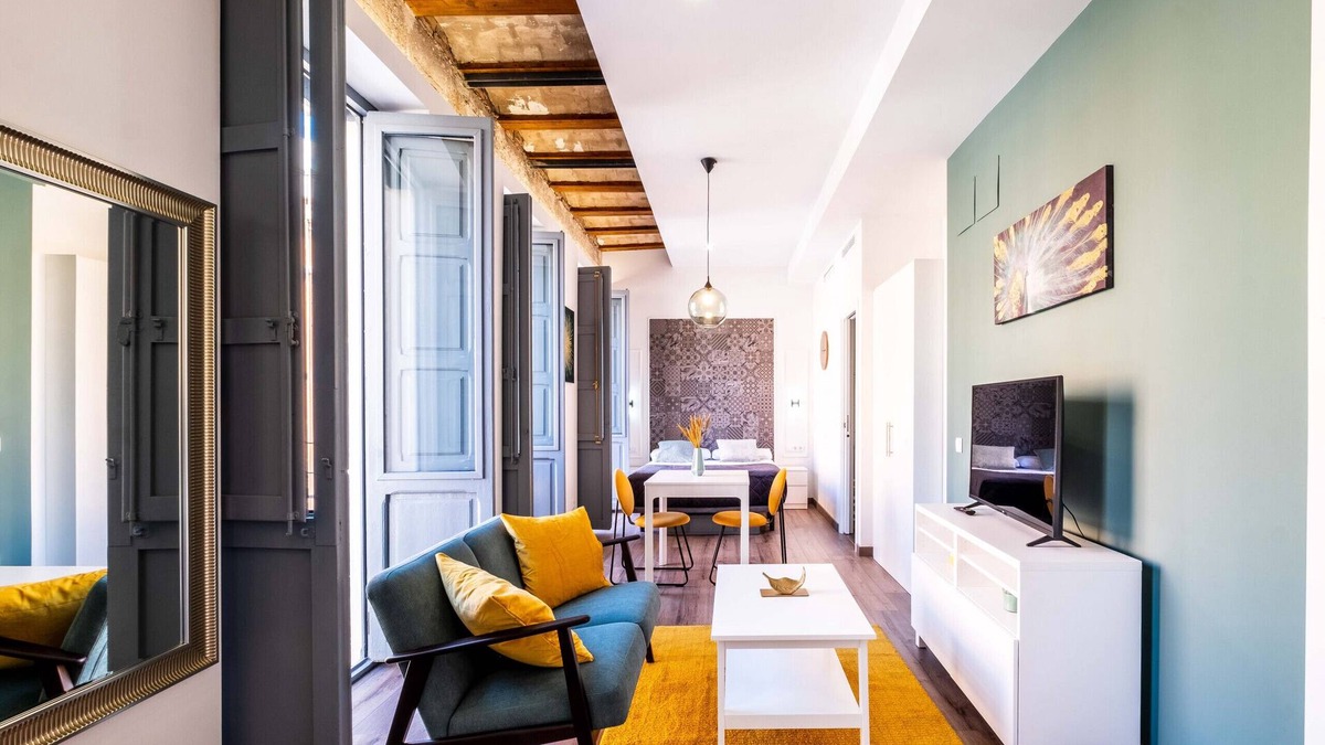 Morvedre Apartment | Beautifully Designed Studio with Natural Light
