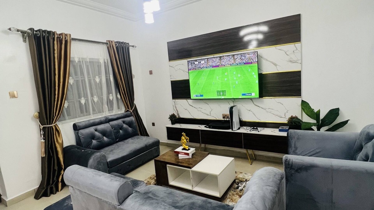 Port Harcourt Apartment | Beautifully furnished 2 bedroom fully air conditioned apartment