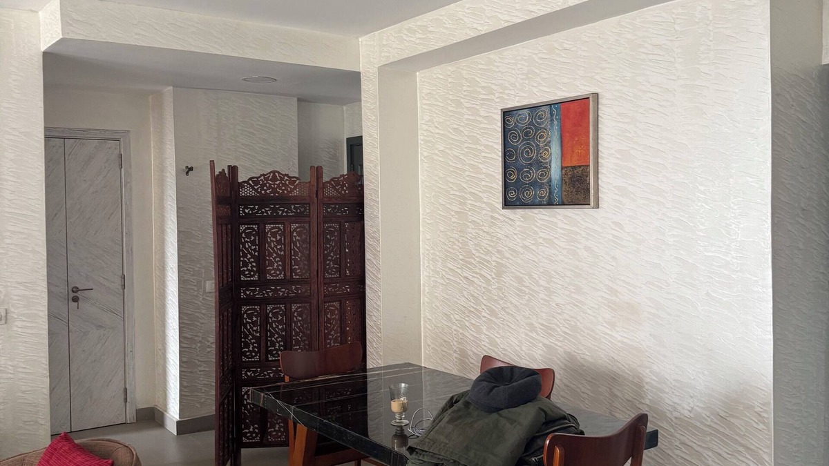 Kirkos Apartment | Beautifully furnished 3 bedroom apartment with spacious living area. WiFi & DSTV