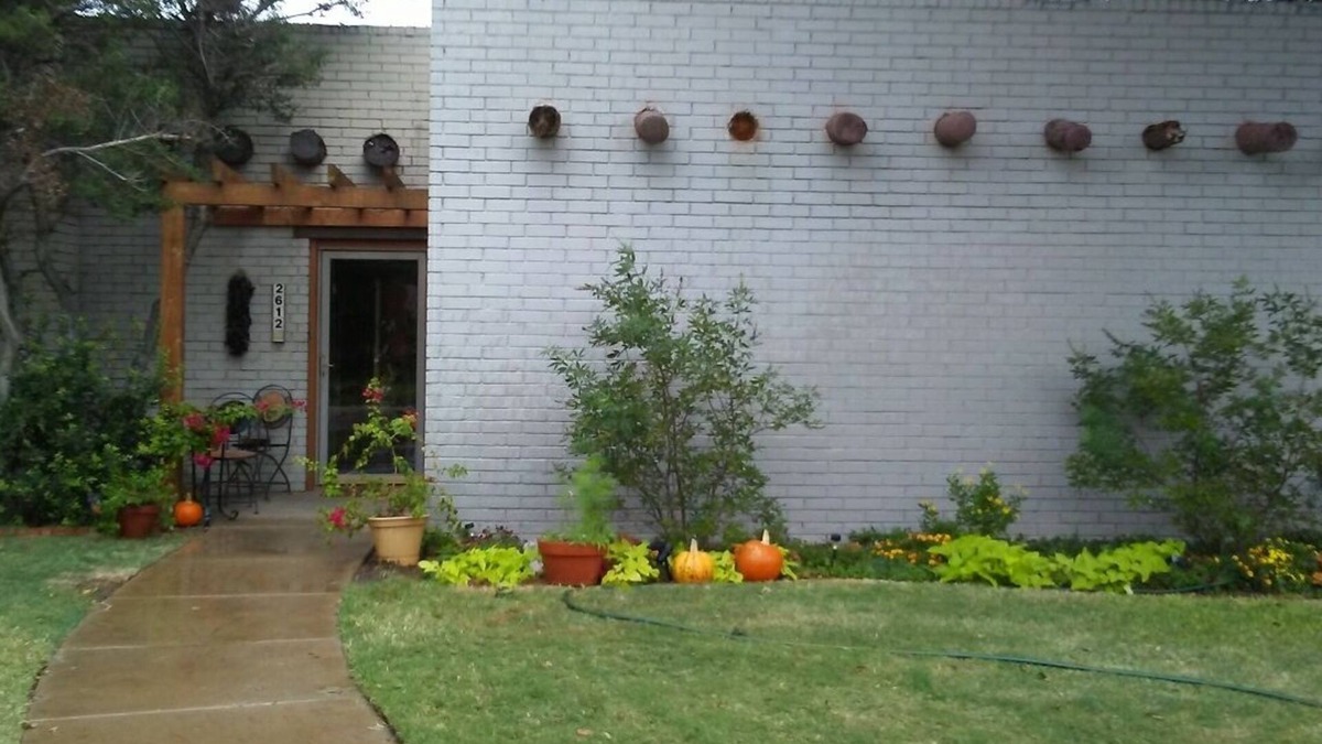 Midland House | Beautifully furnished and equipped 3 bed 2 bath home in a great neighborhood