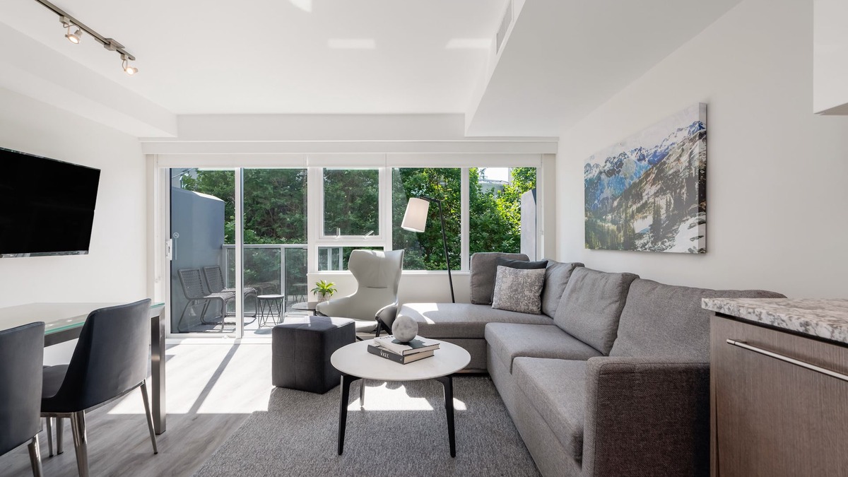 Downtown Vancouver Hotel | Beautifully Furnished One Bedroom Apartment in Vancouver's Yaletown Neighborhood