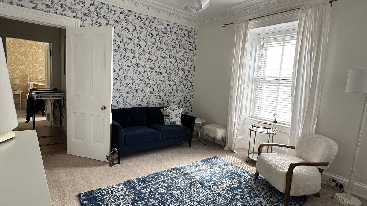 Ayr Apartment | Beautifully furnished flat with sea view, and 50m walk to the seafront in Ayr.